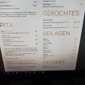 Speisekarte vom Cevapdzinica Cevapcici Laden Nummer Eins in München. Original