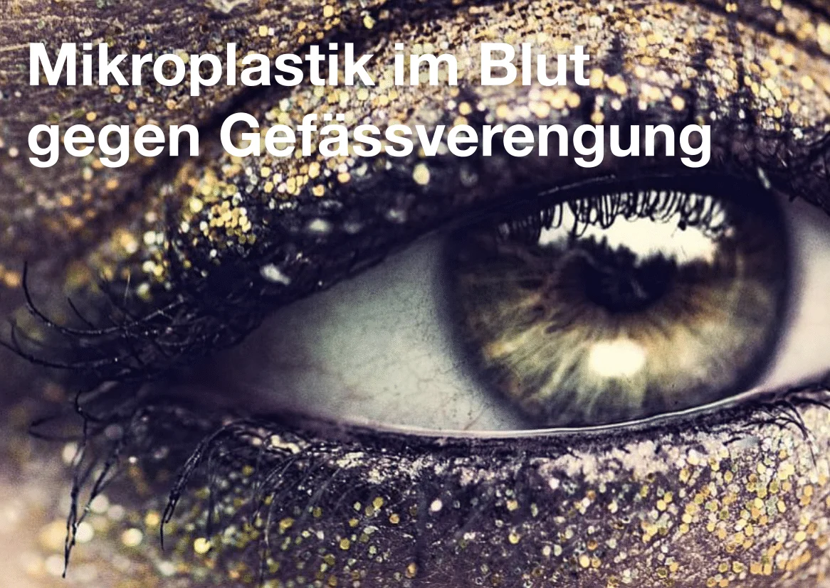 Nahaufnahme eines Auges mit viel Glitter Make-Up
